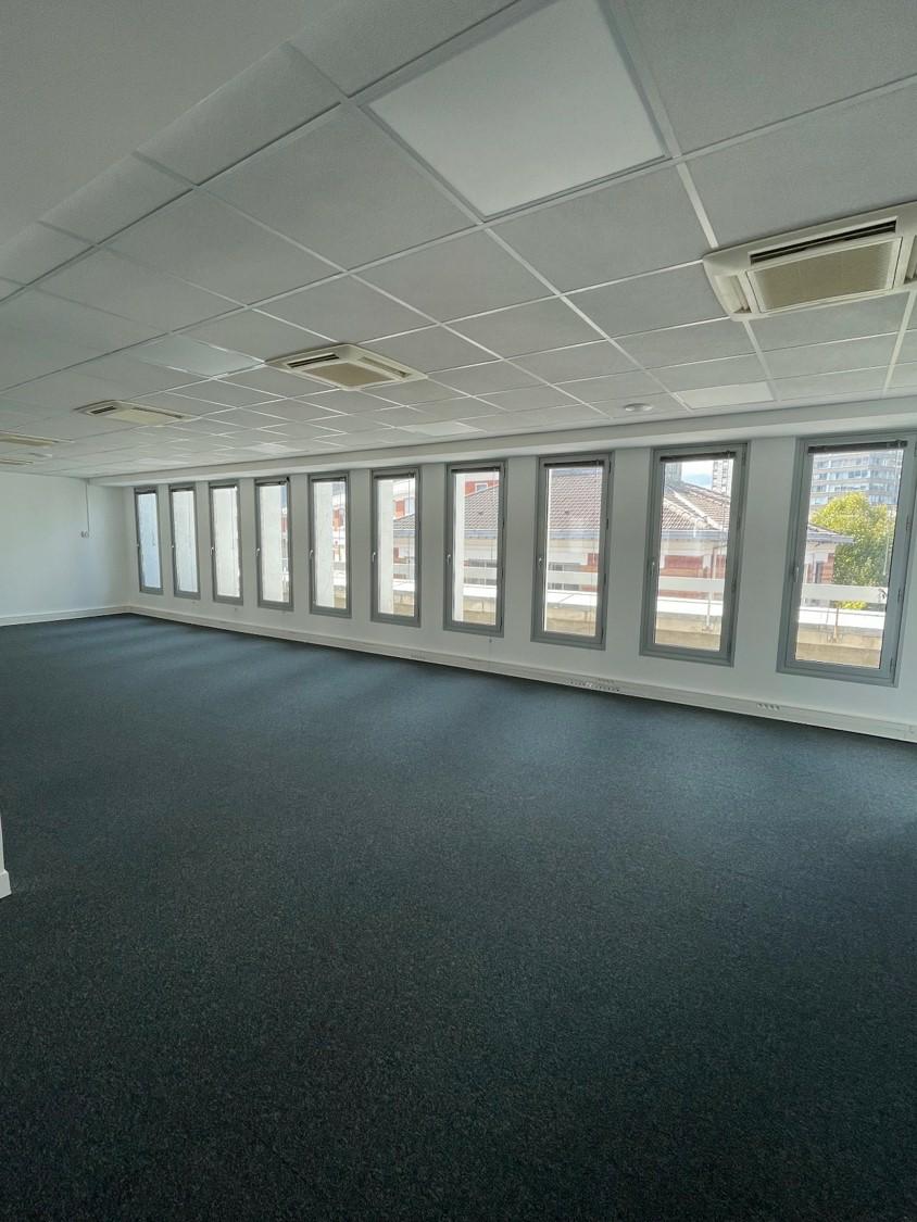 Bureau Paris 1027m² Location bureau Paris OLBUR2104697 3